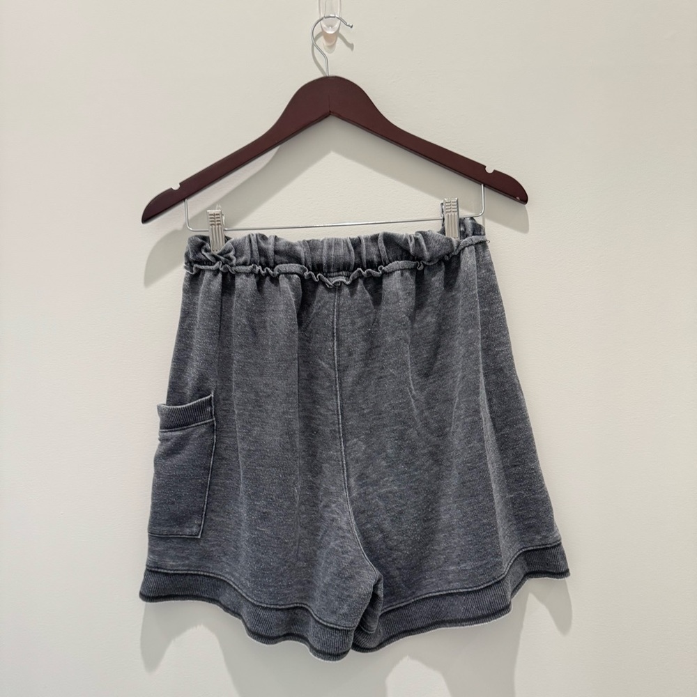 Free People Cozy Girl Distressed Lounge Shorts Grey
Size S - Picture 7 of 7